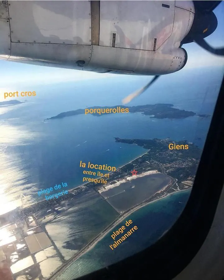Appartement studio 25M2 avec 1 canapé convertible grand confort pour 2 personnes presqu'île des Giens Hyères France