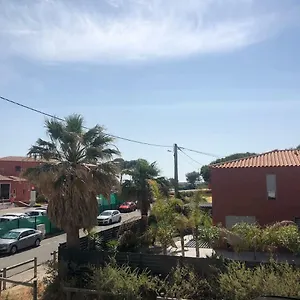  Appartement T2 Climatisé A 20 Mètres De La Plage